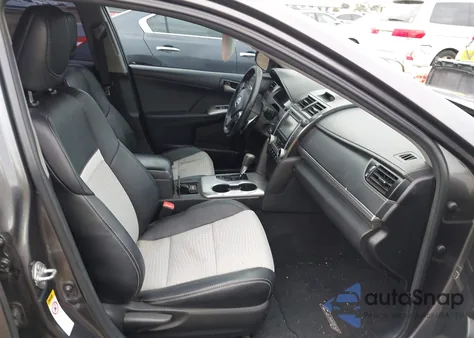 2014 Toyota Camry Se z USA, uszkodzony, nr VIN 4T1BF1FK8EU347724